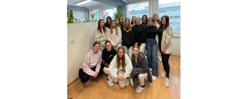 Školení společenských účesů